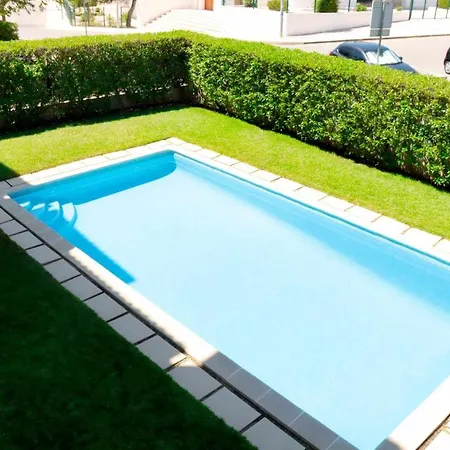 Salty - Pool View & Near Beach &